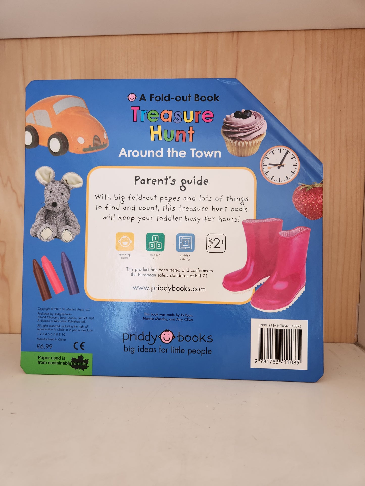 Treasure Hunt Around The Town Fold Out Book( Priddy)