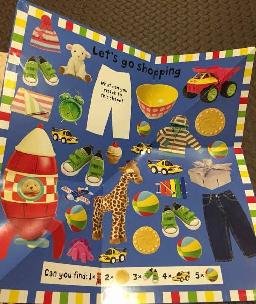 Treasure Hunt Around The Town Fold Out Book( Priddy)