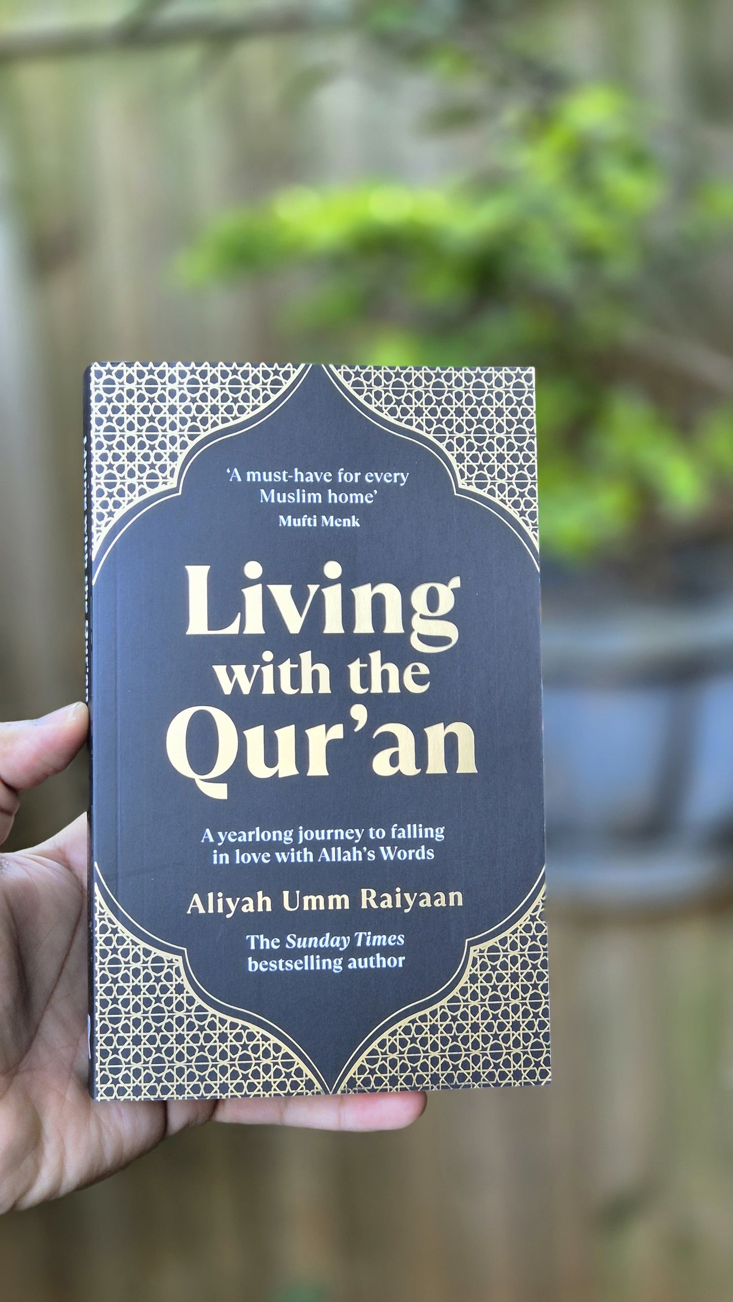 Living with the Qur'an by Aliyah Umm Raiyaan